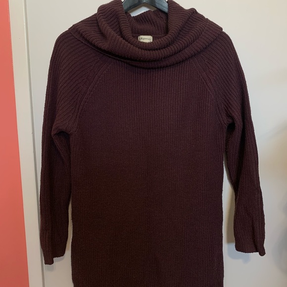 DYNAMITE Purple Turtle Neck - Picture 1 of 1